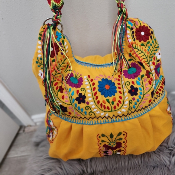 Yellow embriodered Mexican purse - Picture 3 of 7